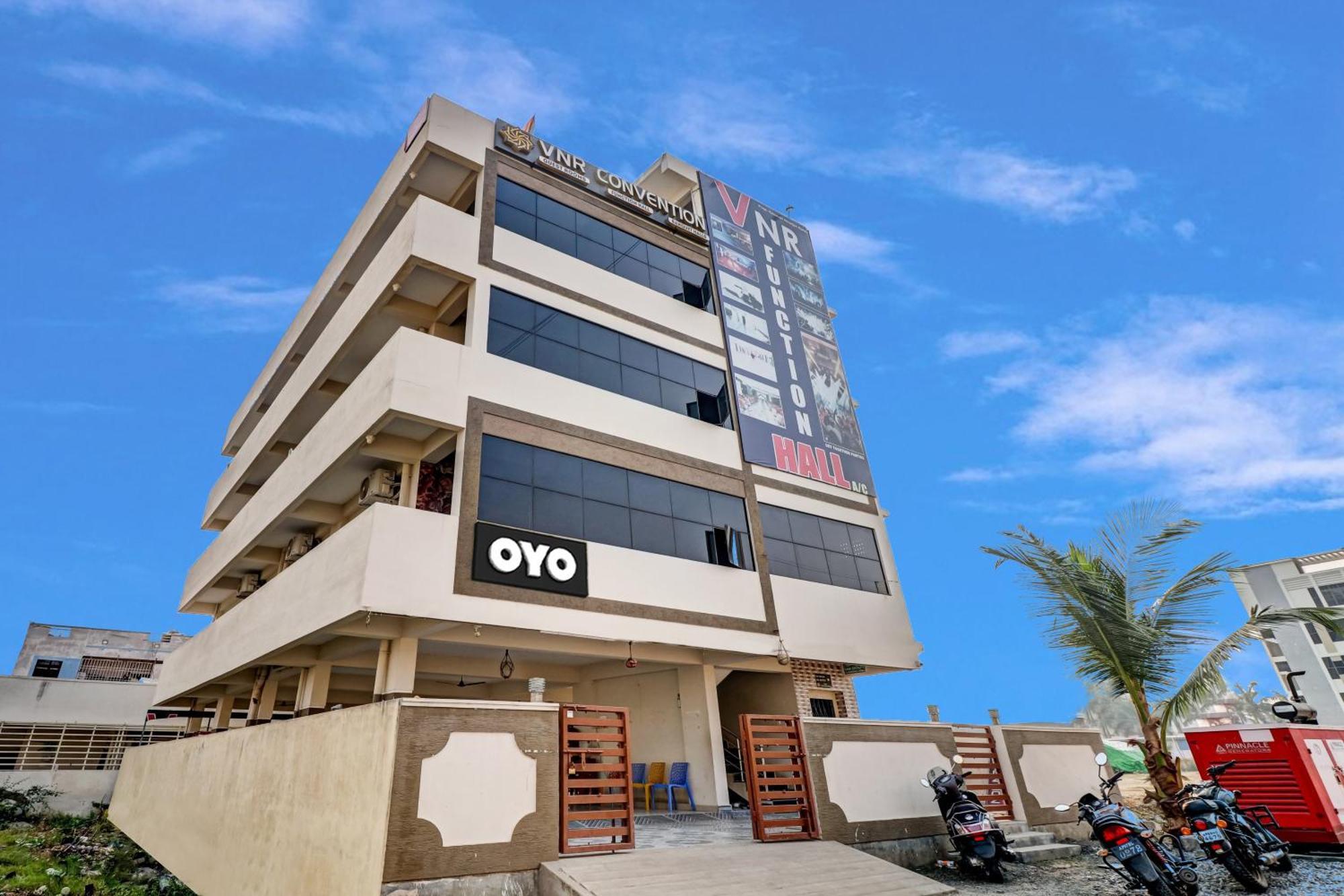 Oyo Vnr Convention Hotel Guntūr Buitenkant foto